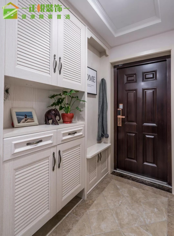 玄關(guān)玄關(guān)柜裝修效果圖衣帽間還不知道怎么設(shè)計(jì)嘛，看這美式經(jīng)典玄關(guān)設(shè)計(jì)圖片賞析