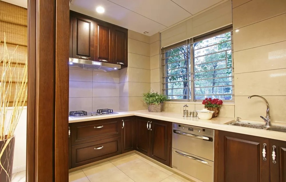 餐廳櫥柜裝修效果圖明朗簡潔塑造一個富有魅力的簡約現(xiàn)代簡約廚房設計圖片賞析