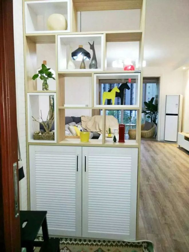 玄關鞋柜隔斷裝修效果圖_客廳鞋柜隔斷裝修效果圖_隔斷鞋柜裝修效果圖