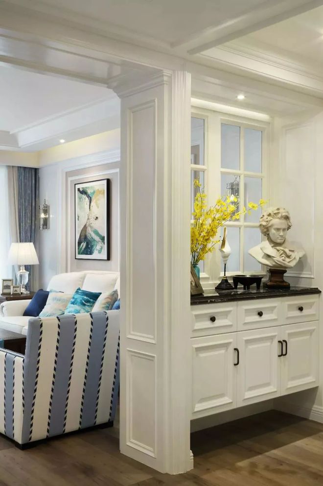 玄關鞋柜隔斷裝修效果圖_隔斷鞋柜裝修效果圖_客廳鞋柜隔斷裝修效果圖