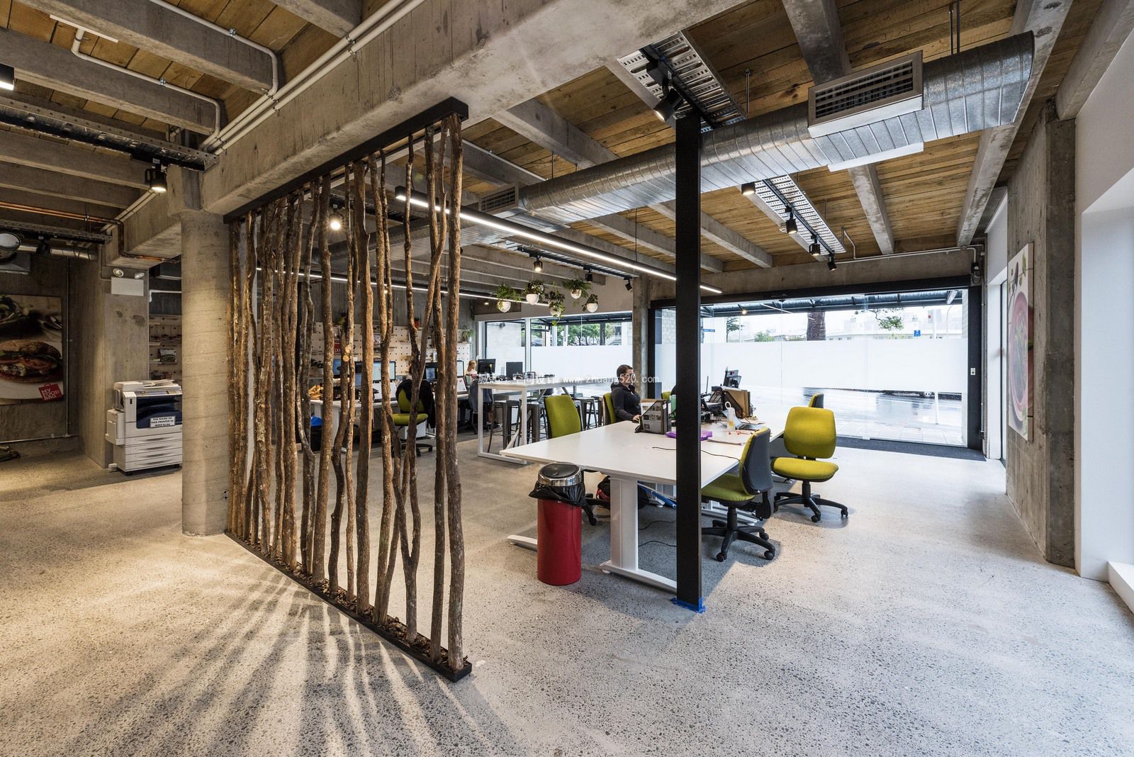 工業(yè)loft風(fēng)格的特點(diǎn)_工業(yè)感覺的展廳裝修_工業(yè)風(fēng)裝修