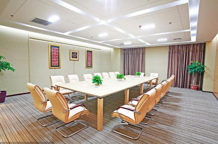 會(huì)議室裝修效果圖_三室兩廳裝修240套方案裝修效果_130平米裝修效果圖 最精美的現(xiàn)代簡約裝修效果