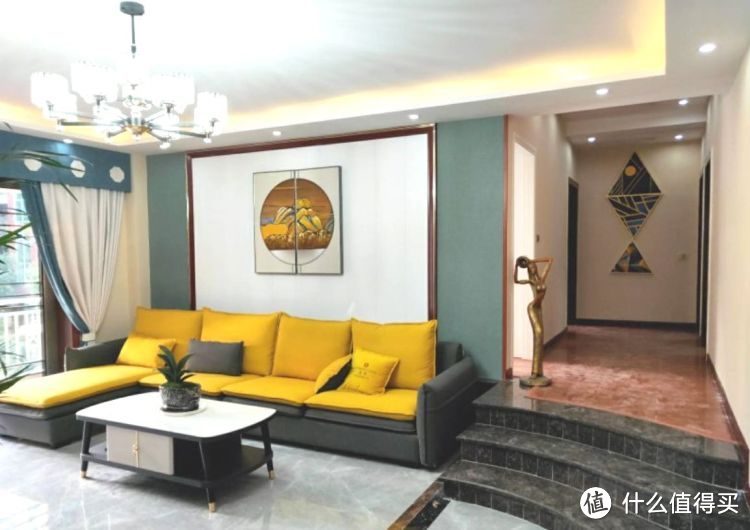 136㎡錯層大四房，優(yōu)雅的新中式裝修，衣柜里面裝廁所，誰見過？