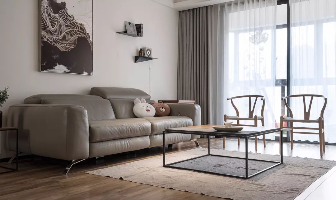 130平簡約裝修，電視墻做成收納，家里輕松變大20㎡！