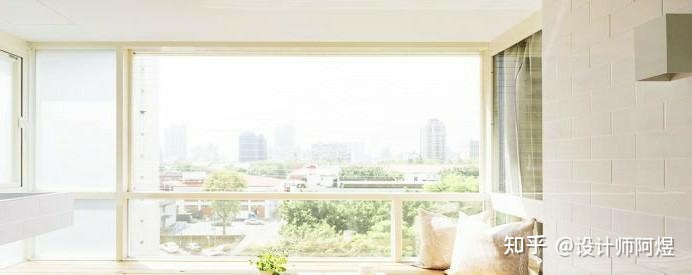 窗臺(tái)裝修圖片，窗臺(tái)就需要選木制，要不然坐一下就凍結(jié)了