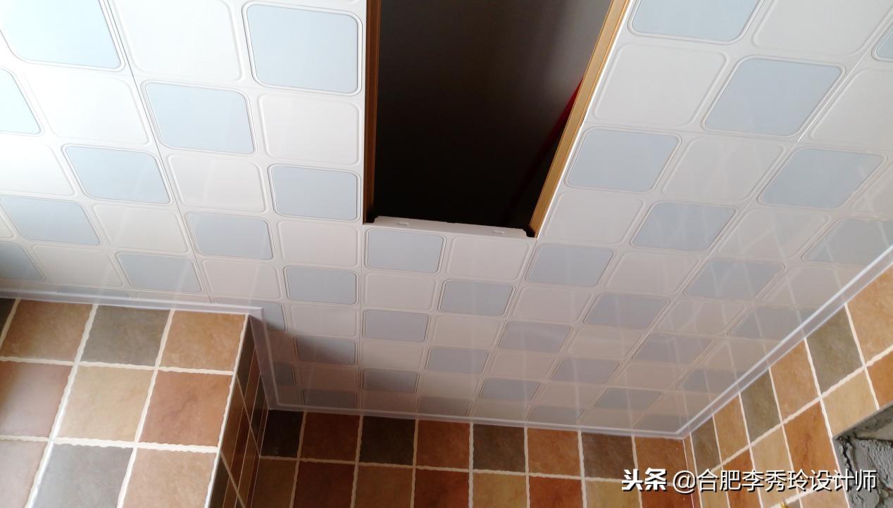 老公衛(wèi)生間非做吊頂，預(yù)算都不夠了！機(jī)智選了這種材質(zhì)，便宜好看