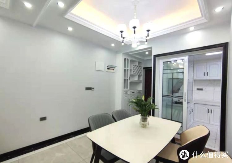 擠破頭買了這套100㎡小三房，送超大平臺花園，比房子大了一倍