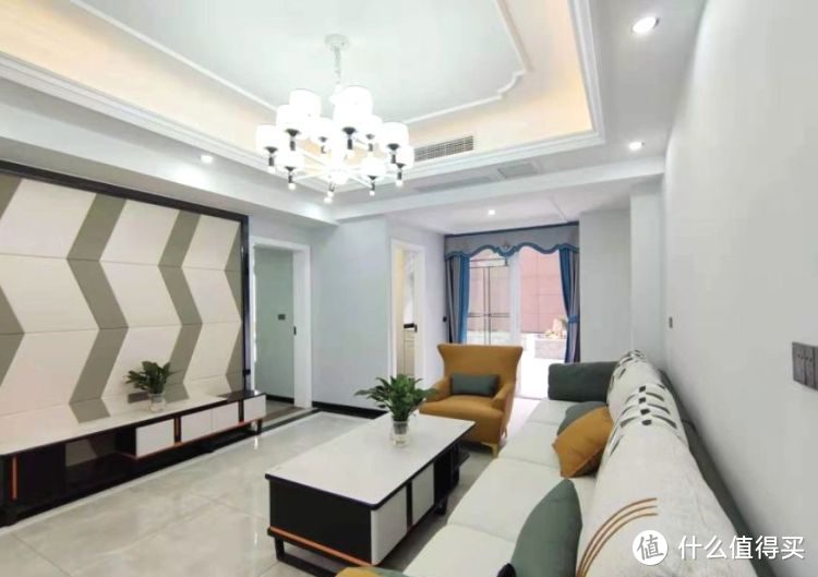 擠破頭買(mǎi)了這套100㎡小三房，送超大平臺(tái)花園，比房子大了一倍