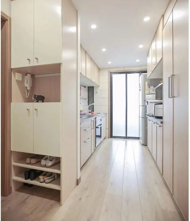 玄關(guān)鞋柜怎么設(shè)計(jì)？有5年家裝經(jīng)驗(yàn)的朋友提議7點(diǎn)，照裝準(zhǔn)不錯(cuò)