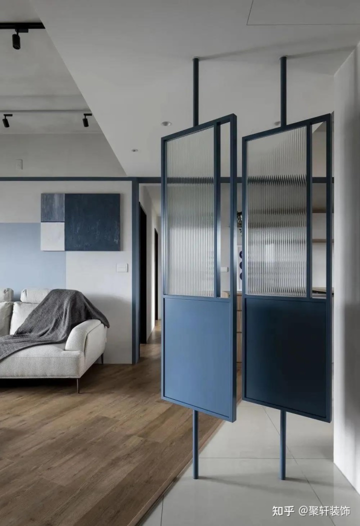 進(jìn)門(mén)玄關(guān)隔斷裝修效果圖_裝修隔斷玄關(guān)效果圖_玄關(guān)隔斷裝修效果圖